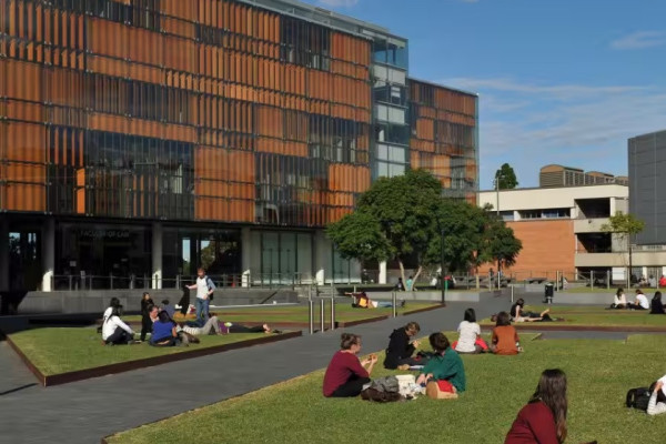 सरकारी प्रतिवेदन भन्छ : अस्ट्रेलियाली विश्वविद्यालयहरूमा जातीय भेदभाव व्यापक